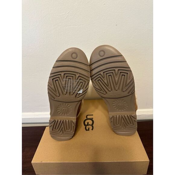 UGG® Romely Heritage lace fashion Boot  chestnut size 7 new in box - Picture 14 of 16
